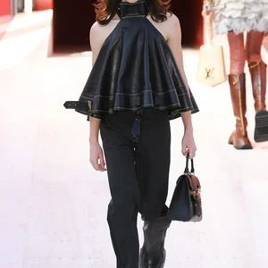 LV rtw xuân hè 2023 look 34