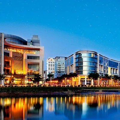 tòa nhà crescent mall