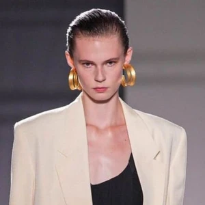 Xu hướng làm đẹp theo phong cách thập niên 80