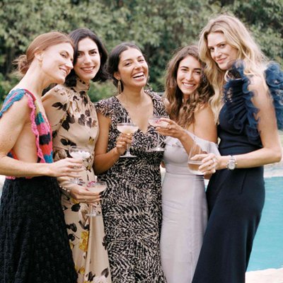 bí quyết chinh phục dresscode thời trang cưới feature