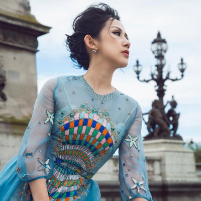 Những bộ trang phục ấn tượng của Trâm Nguyễn trên đất Pháp
