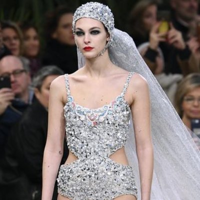 Mãn nhãn với phong cách trang điểm trên sàn diễn mùa Xuân 2019 của Chanel