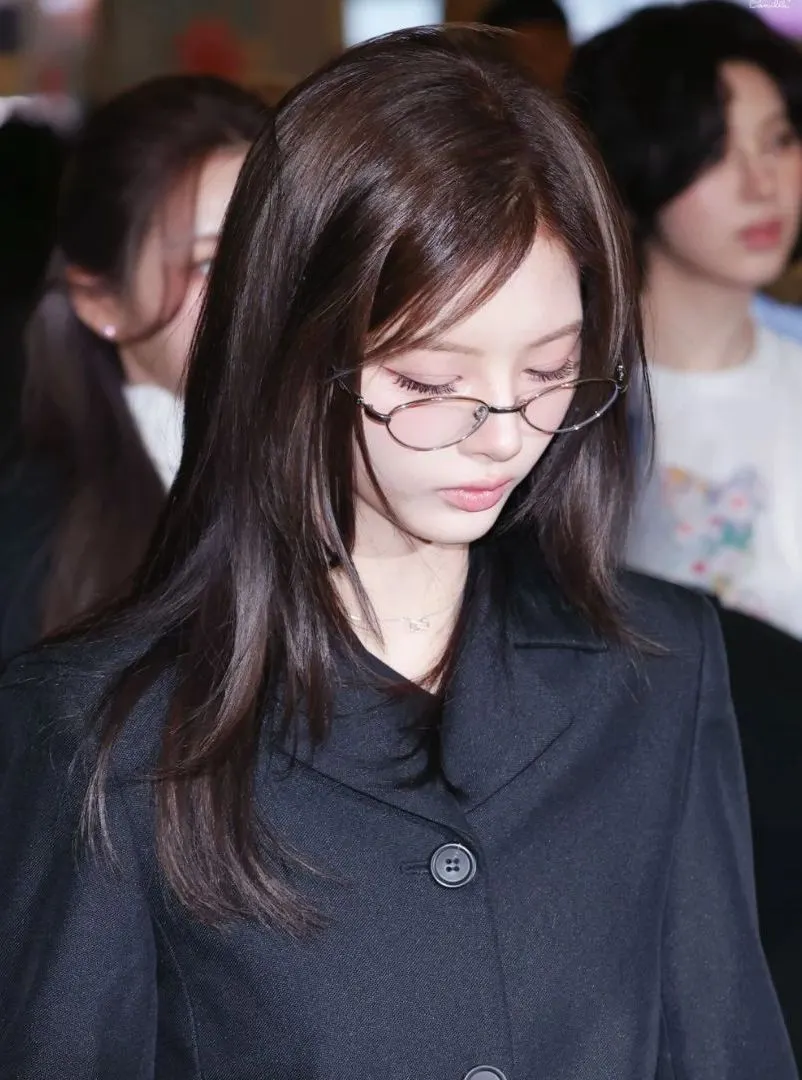 thành viên nhóm NMIXX gây bão với nhan sắc như công chúa