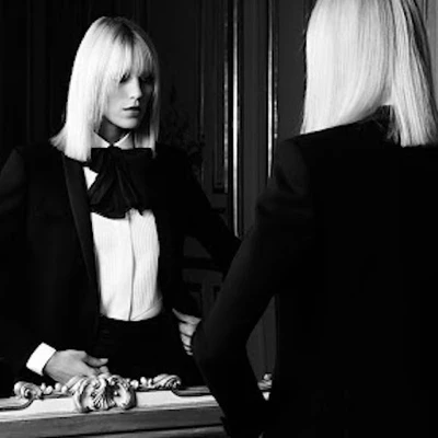 the first women suit thập niên 60