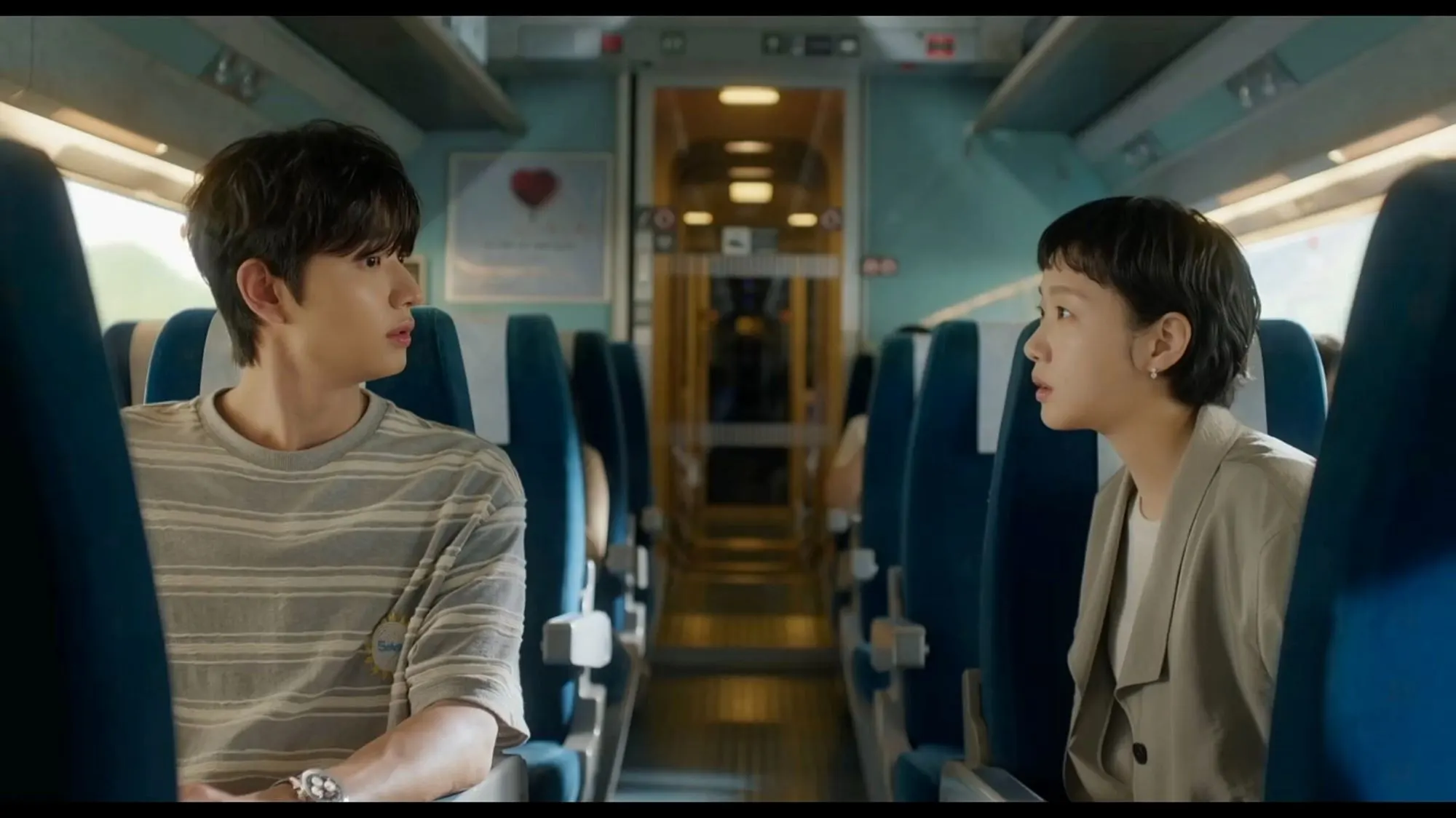 phân cảnh trên chuyến tàu đến Busan của Yumi và Soon Rok trong phim Yumi's Cells 3
