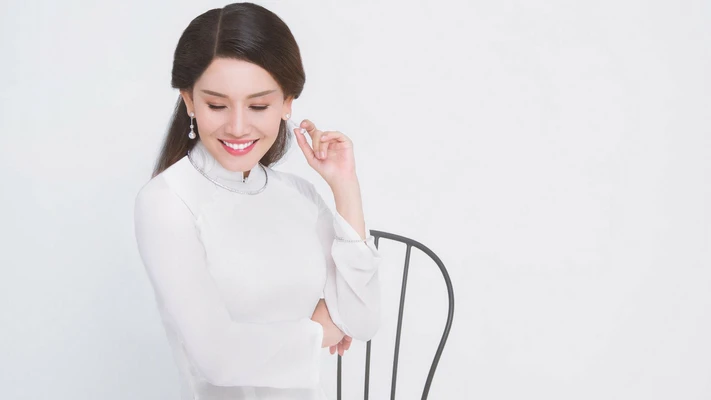nu hoang bolero hoang thuy hang - elle vietnam feature
