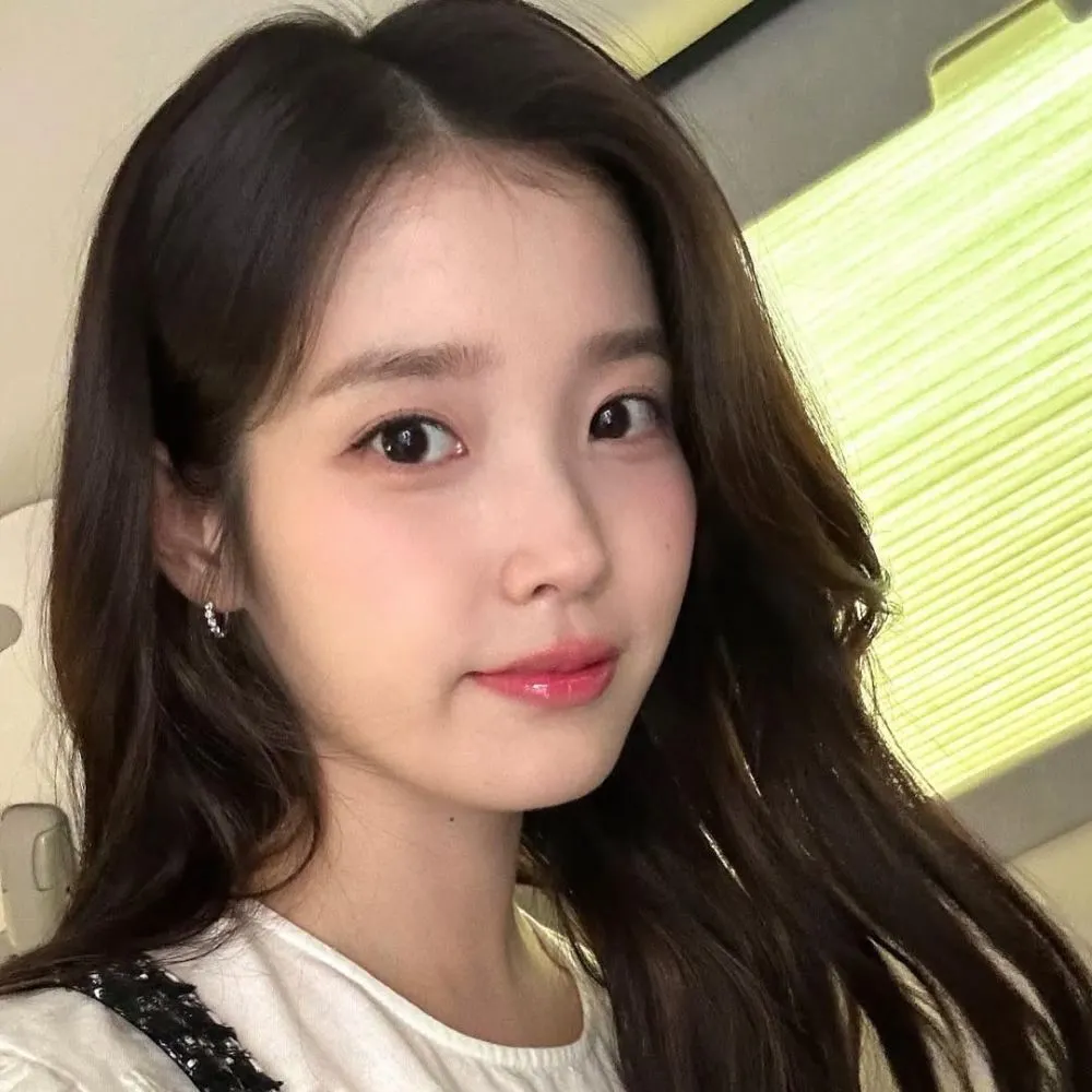 IU với làn da trắng 