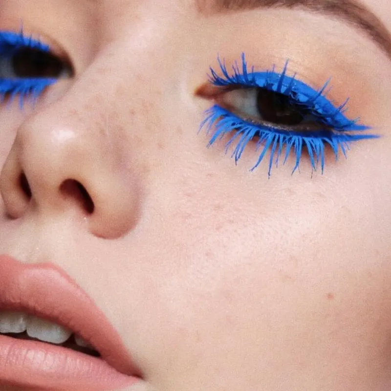 mascara màu xanh