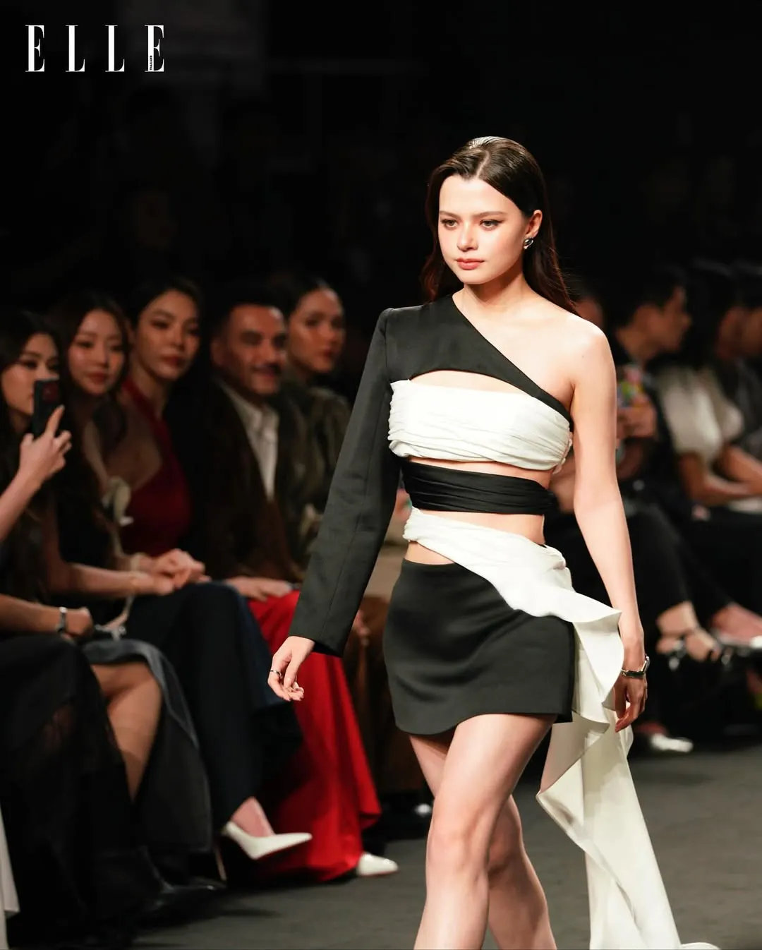 Becky tại ELLE Fashion Week 2025