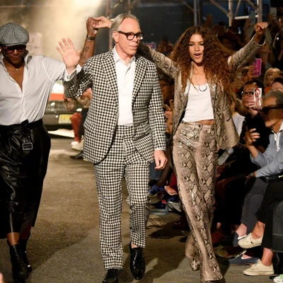 chào kết trình diễn tommy x zendaya thu - đông 2019 2