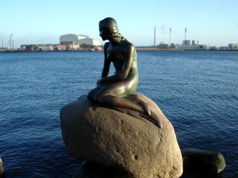 Tượng nàng tiên cá ở Đan Mạch