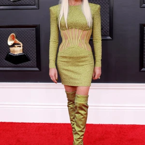 Donatella Versace tại grammy 2022