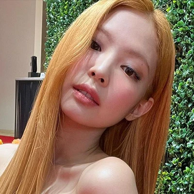 Jennie (BLACKPINK) và màu tóc nhuộm mới