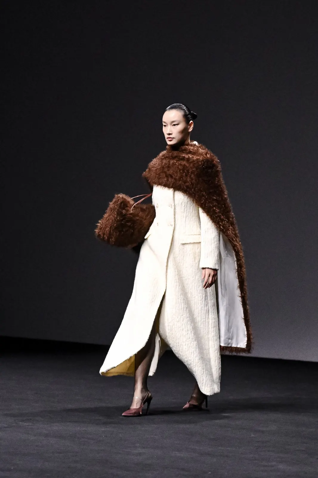 BST White Ant Thu-Đông 2026