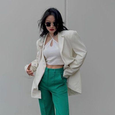 cách phối áo yếm nơi công sở