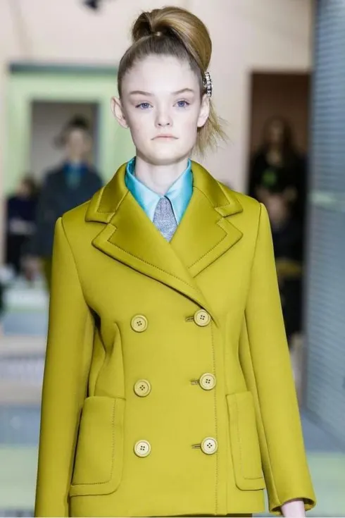 Người mẫu thời trang Willow Hand tại show diễn Prada