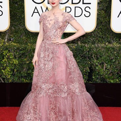 lily collins quả cầu vàng 2017