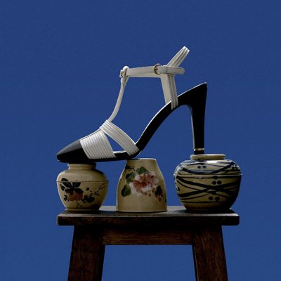giày cao gót sandal trắng của chanel