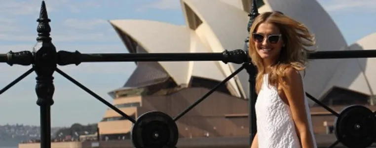 Không có phụ nữ hoàn hảo, nhưng không có nghĩa là không cần phải hoàn thiện bản thân