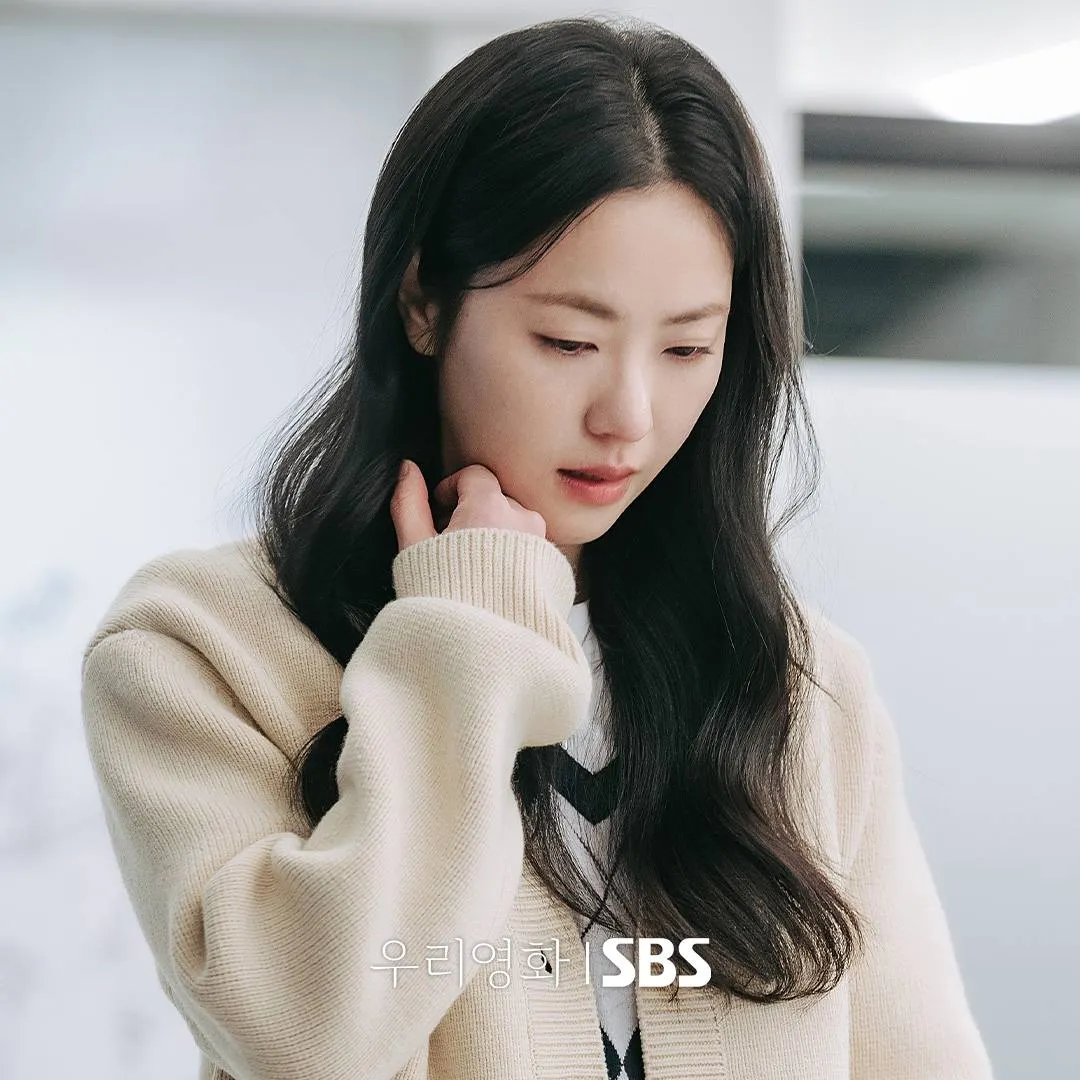 jeon yeo been diện cardigan trong phim our movie