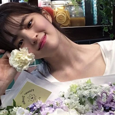 Những sự thật thú vị về "nữ thần girl crush" Han So Hee