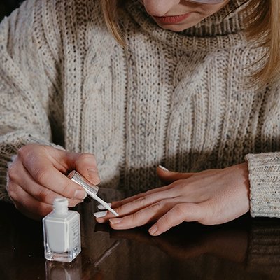 Tự làm nail đơn giản tại nhà