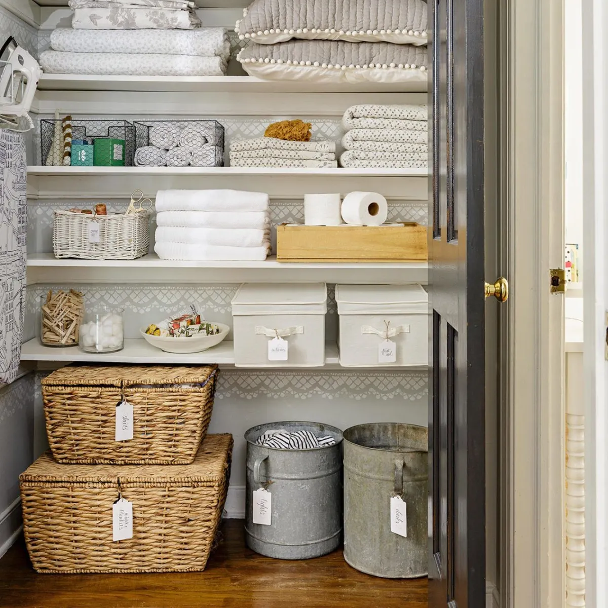 Phân loại đồ đạc phòng tắm