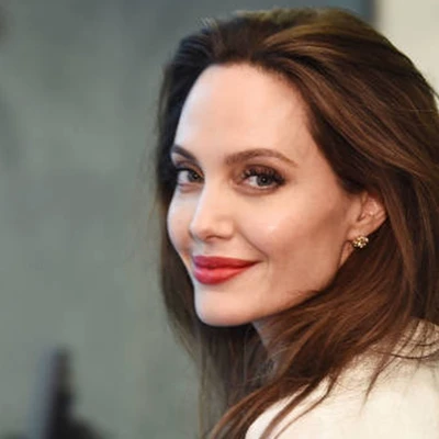 Cảm hứng làm đẹp của "Tiên Hắc Ám" Angelina Jolie