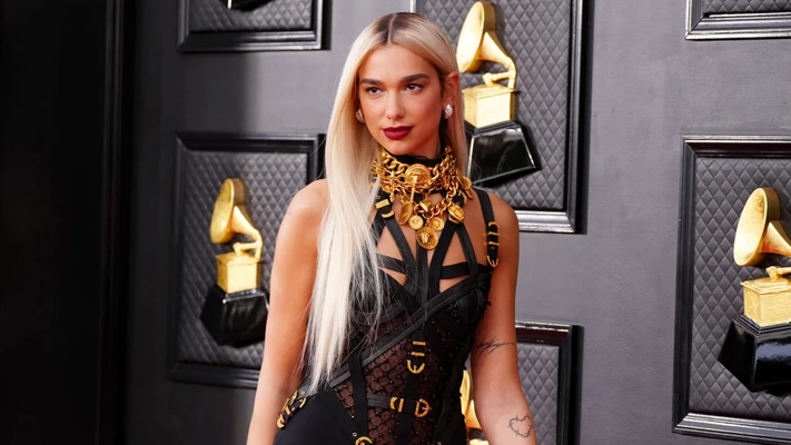 thời trang thảm đỏ Grammy 2022