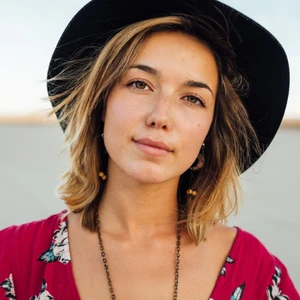 Vượt qua những cơn đau bụng kinh khó chịu trong ngày “đèn đỏ”