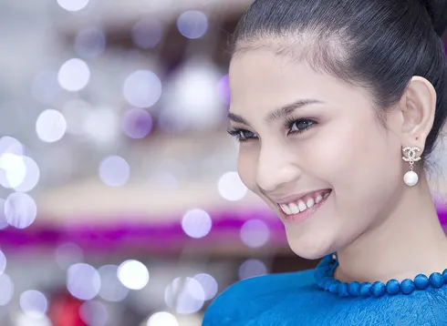 Người đẹp Trương Thị May đại diện Việt Nam thi Hoa hậu Hoàn vũ