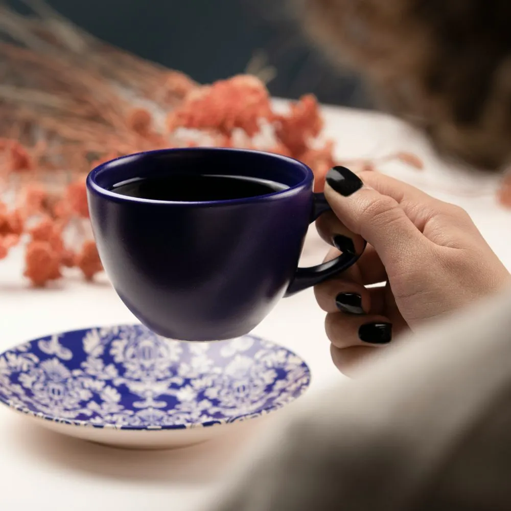 Hình ảnh tách trà không chứa calories – thức uống bạn có thể dùng khi nhịn ăn gián đoạn.
