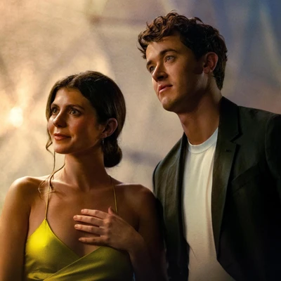 Thông điệp truyền cảm hứng từ phim People We Meet on Vacation 2026.