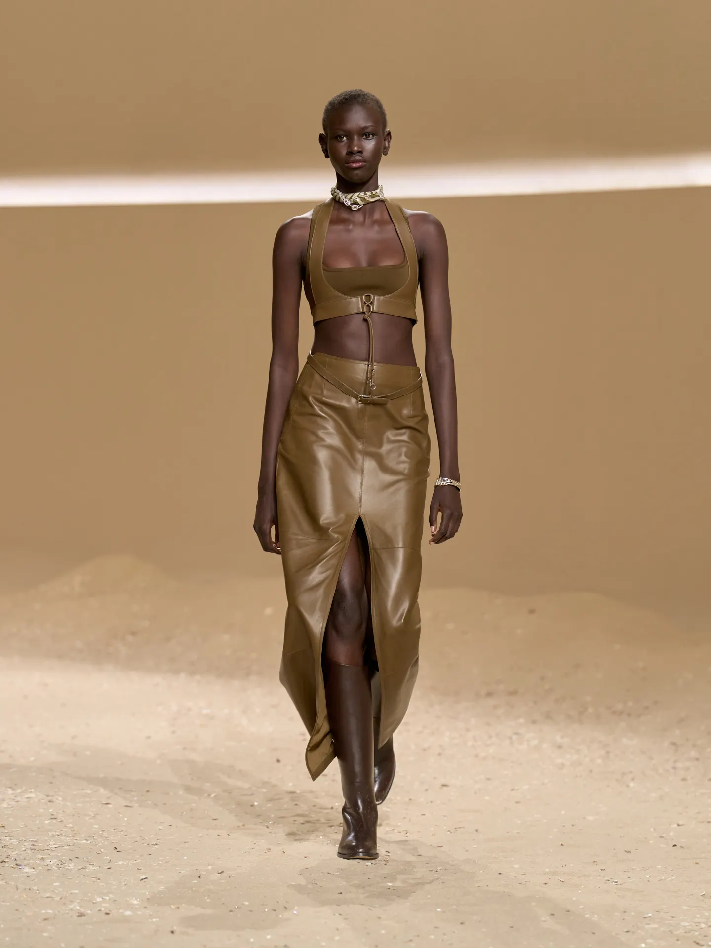 thiết kế váy da Hermès