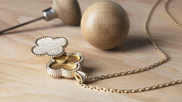 Trang sức Van Cleef Arpels Alhabram
