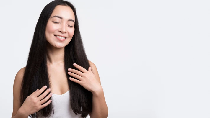 Vitamin-phụ nữ châu Á tóc dài