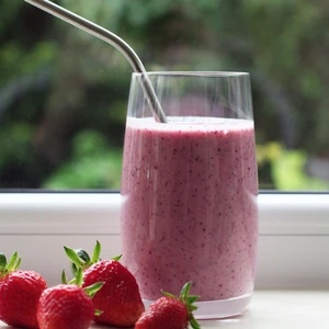 Ly smoothie dâu chuối