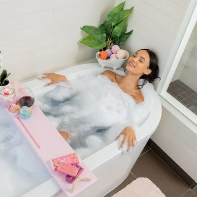 giảm stress cùng bath bomb