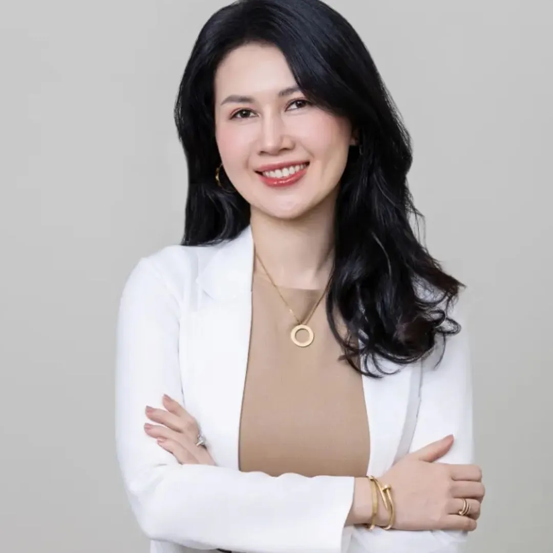 Bác sĩ nha khoa Trần Lan Anh (Dr. Anna Tran)
