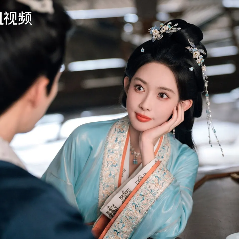 Nàng thơ mới trong "Đào Hoa Ánh Giang Sơn"