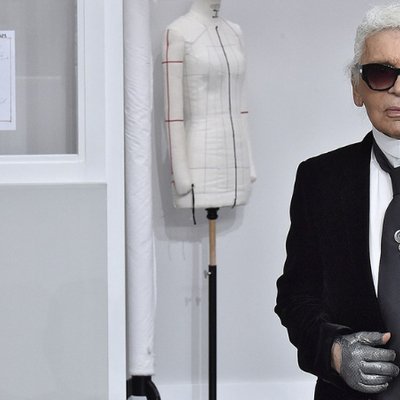 Sau lễ hỏa táng, tro cốt của Karl Lagerfeld được mang về bên cạnh mẹ và người thương