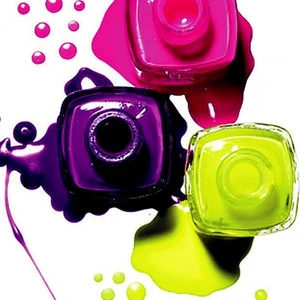 Sơn móng tay Essie và O.P.I