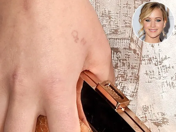 Jennifer Lawrence đã từng hối hận khi chưa kiểm tra kỹ chính tả trước khi xăm