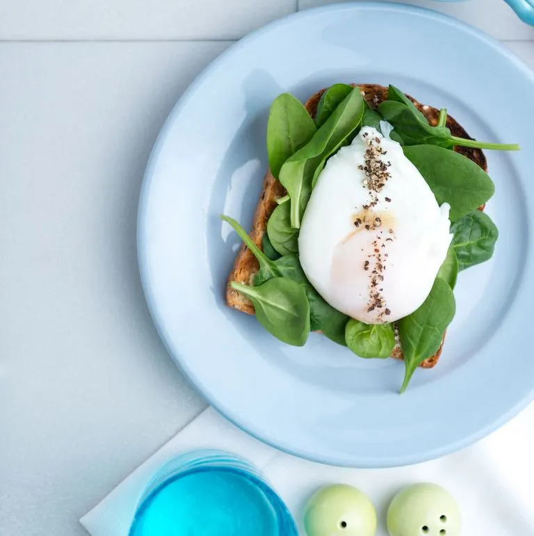 Đĩa salad trứng rau xanh - thực đơn ngày 7