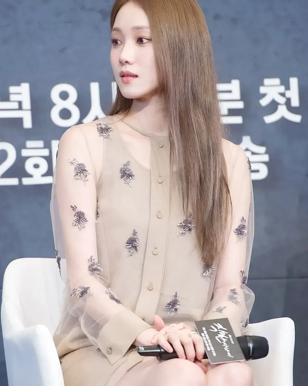 Từng set đồ của Lee Sung-kyung trong The Nice Guy đều phản ánh cảm xúc nhân vật.

