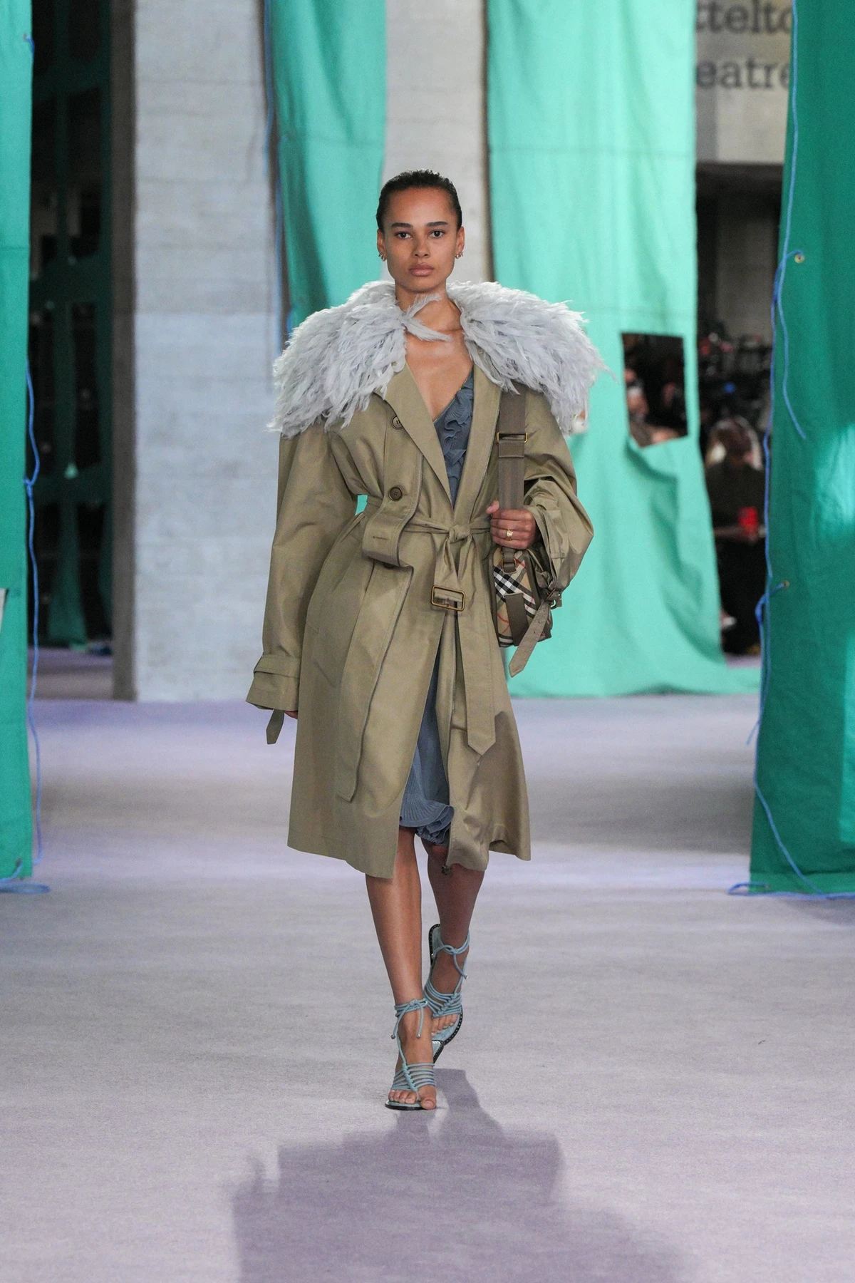 trench coat áo choàng lông Burberry