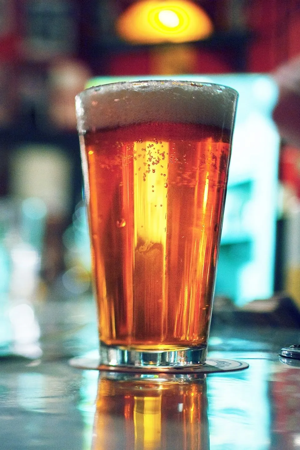 Điểm danh 7 loại thức uống chứa cồn khiến da bạn ngày càng xấu tệ - ELLE Việt Nam Điểm danh 7 loại thức uống chứa cồn khiến da bạn ngày càng xấu tệ - ELLE Việt Nam