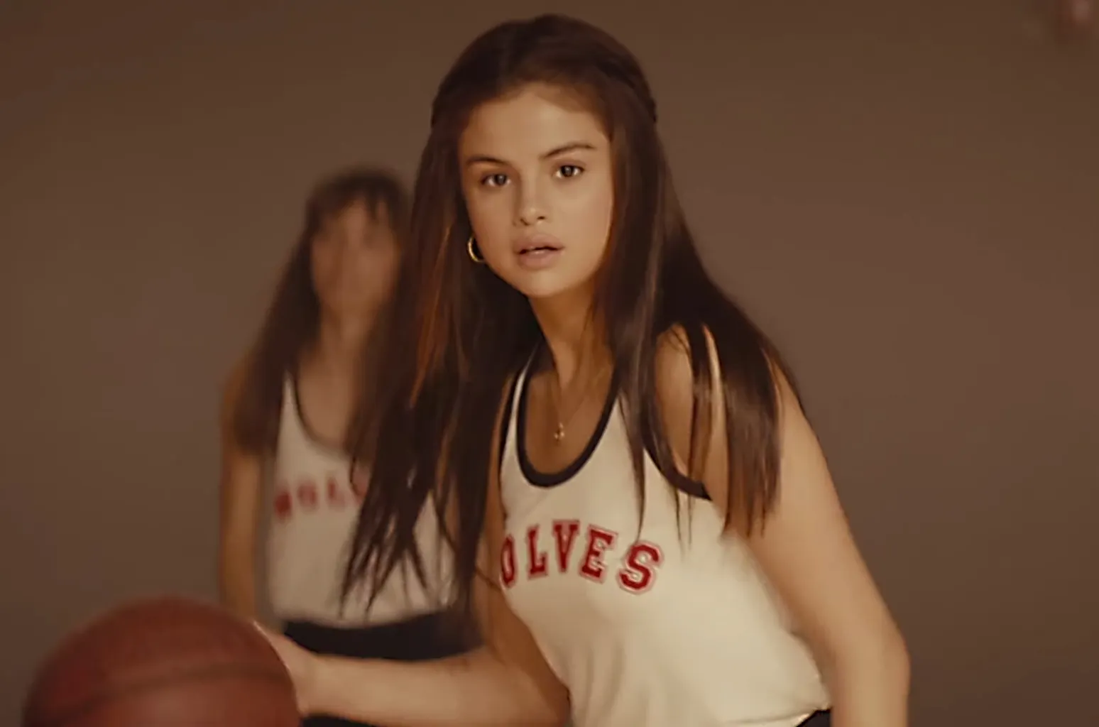 Selena Gomez: Khi bạn đủ mạnh mẽ để biến điều tiêu cực thành một thứ đẹp đẽ đầy cảm hứng