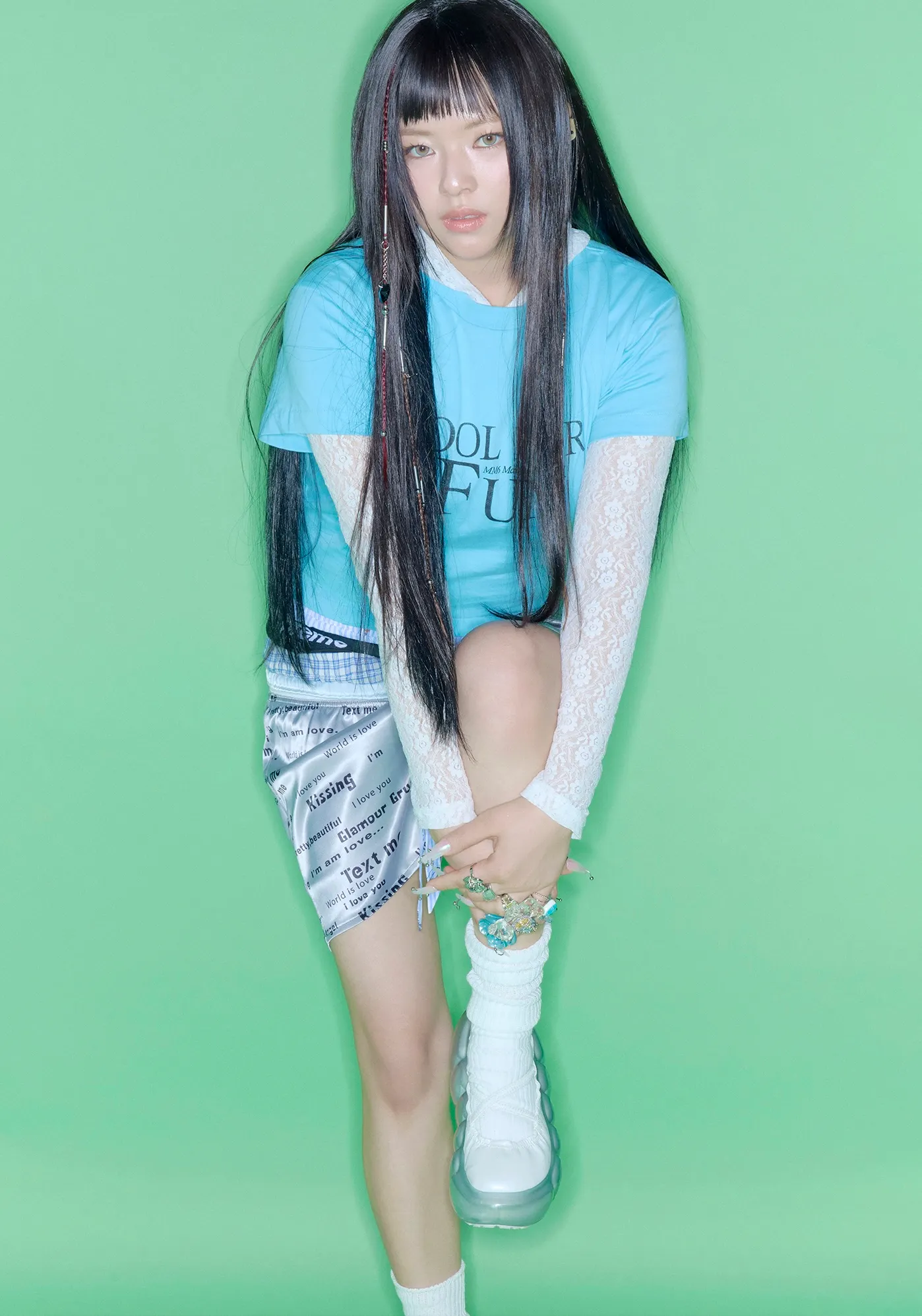 thời trang MV "This Is For"