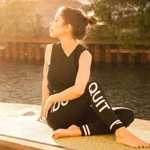 Thư giãn đầu óc bằng những tư thế yoga.
